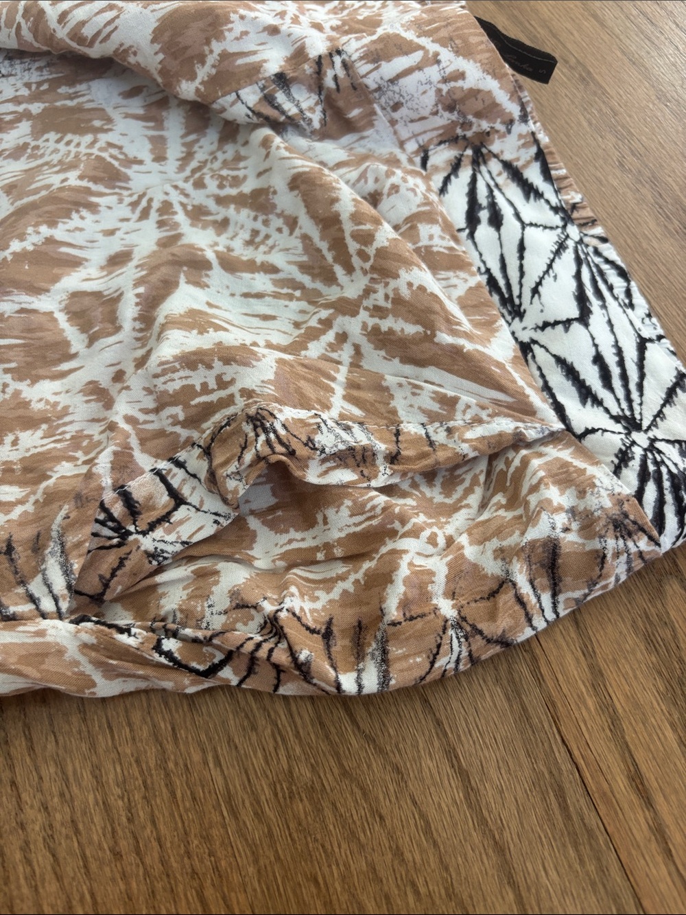 BCBG Ruffle Shorts - Picture 4 of 5